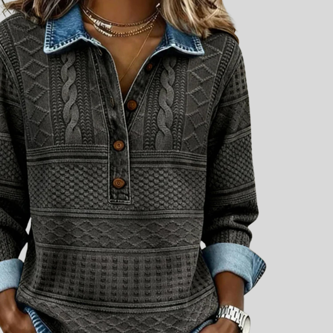 DOROTA - TEKSTUROWANY DZIANINOWY TOP Z KOŁNIERZYKIEM ZAPIĘTYM NA GUZIKI