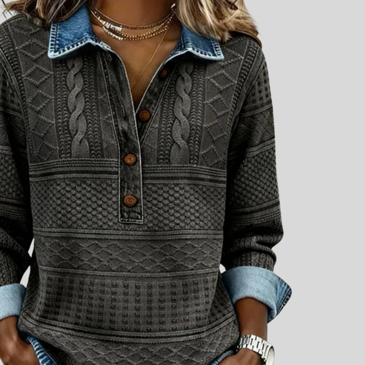 DOROTA - TEKSTUROWANY DZIANINOWY TOP Z KOŁNIERZYKIEM ZAPIĘTYM NA GUZIKI