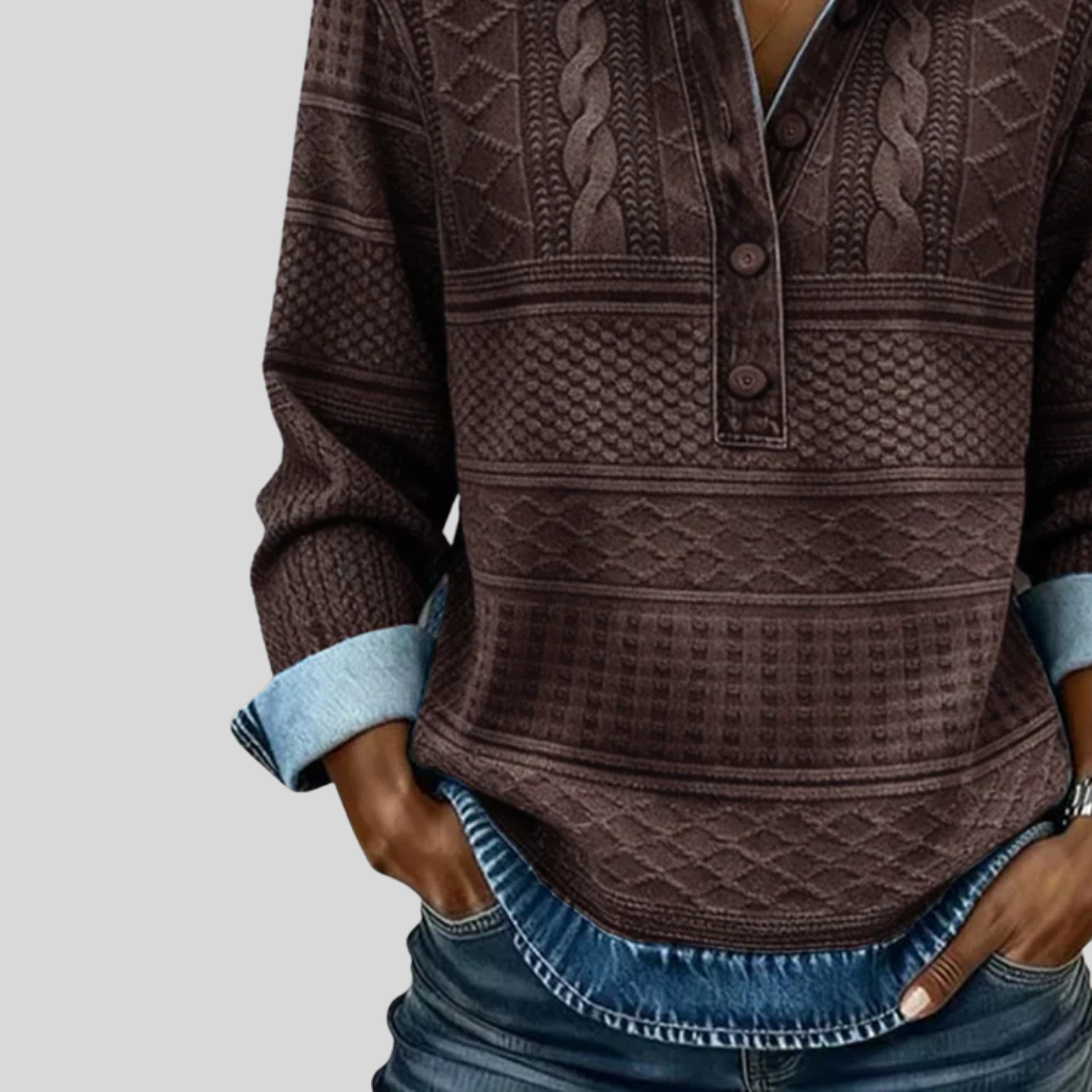 DOROTA - TEKSTUROWANY DZIANINOWY TOP Z KOŁNIERZYKIEM ZAPIĘTYM NA GUZIKI